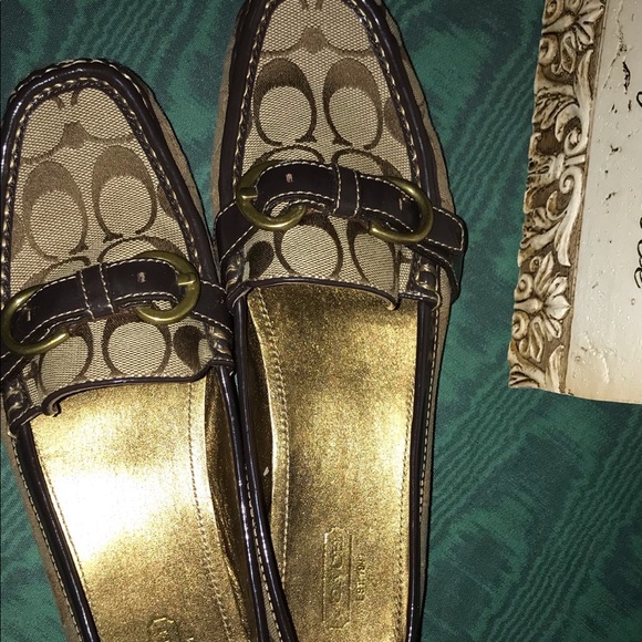 ❌SOLD❌Coach (Sharin) Khaki, signature loafers - Picture 8 of 12